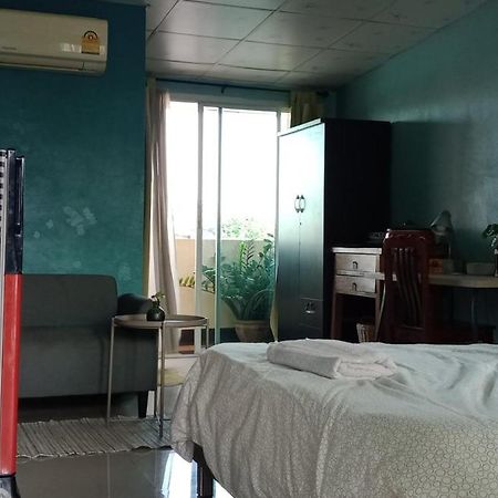 Appartamento NBH.@ Prannok Bangkok Esterno foto